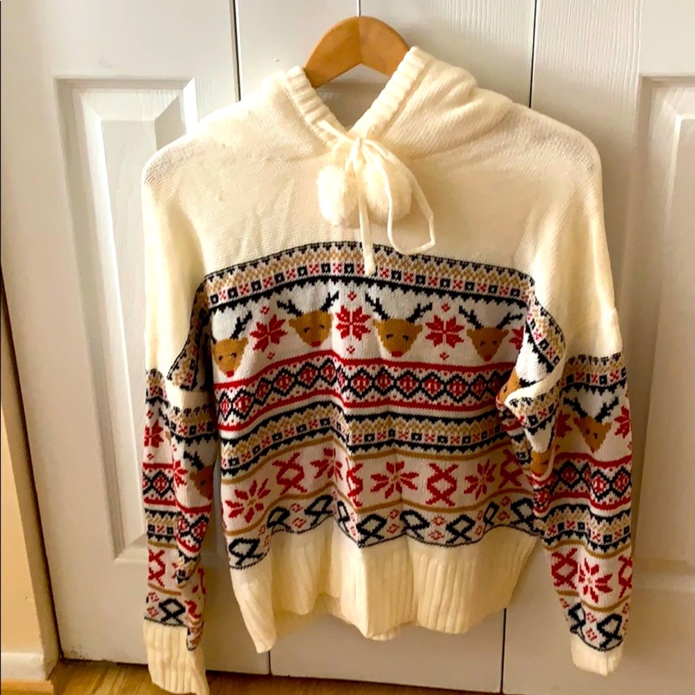 NWOT No boundaries Christmas sweater with hoodie